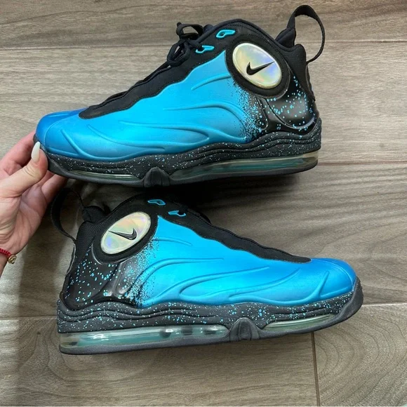 Nike Blue and Black Athletic Shoes - Picture 10 of 12